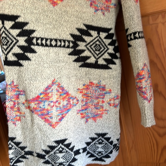 Aztec Sweater - Picture 2 of 2